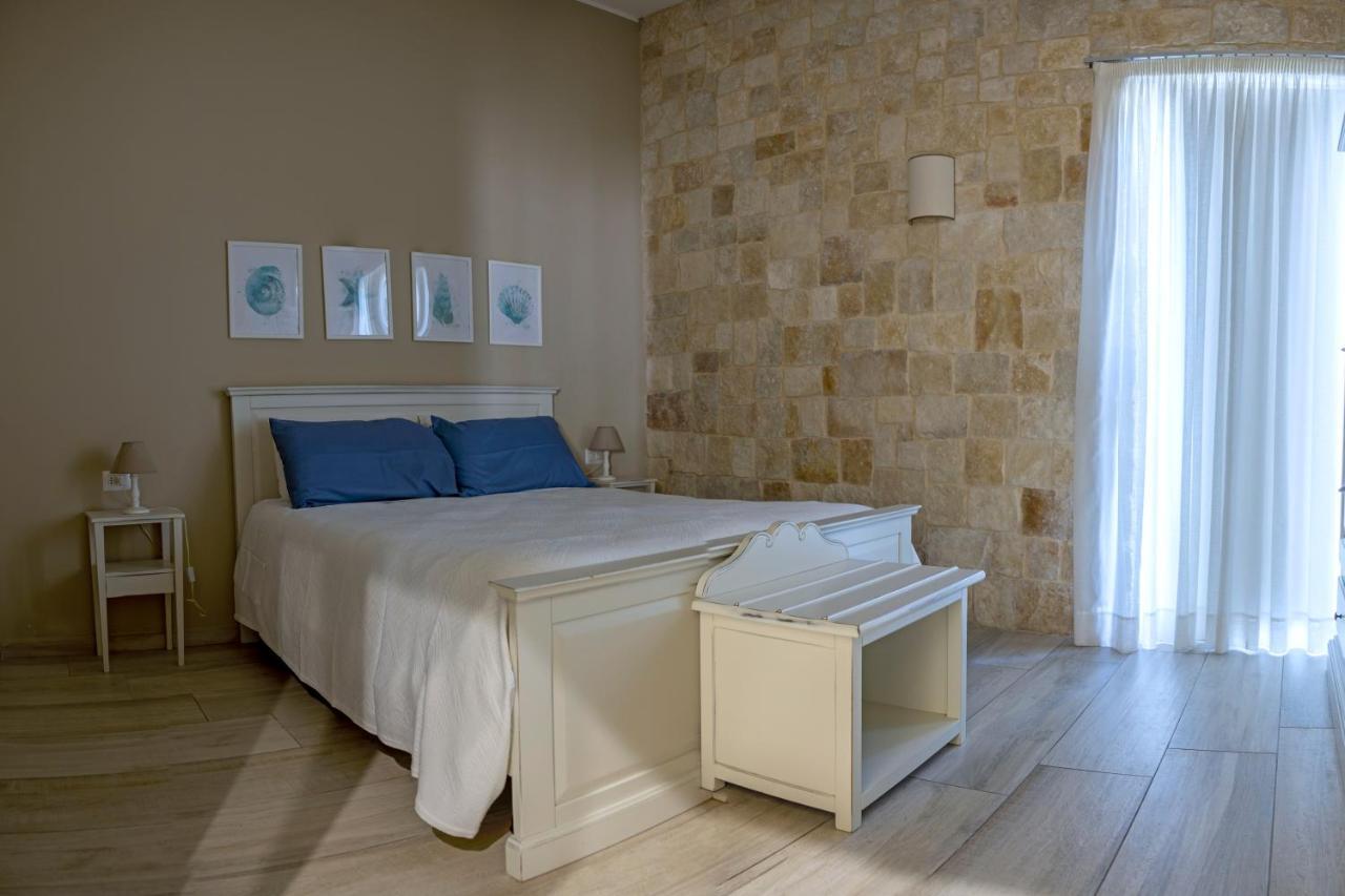 Torrelama Room & Breakfast Trani Eksteriør billede